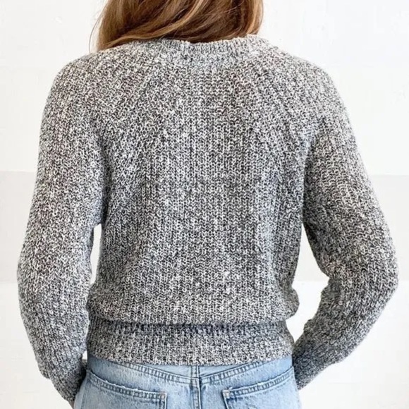 Gorgeous FREE PEOPLE Knit Sweater 😍 - Picture 3 of 9